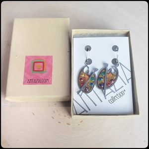 New in Box ARTAZIA Handmade Silver Seeka Painters Palette Earrings Style 1410838